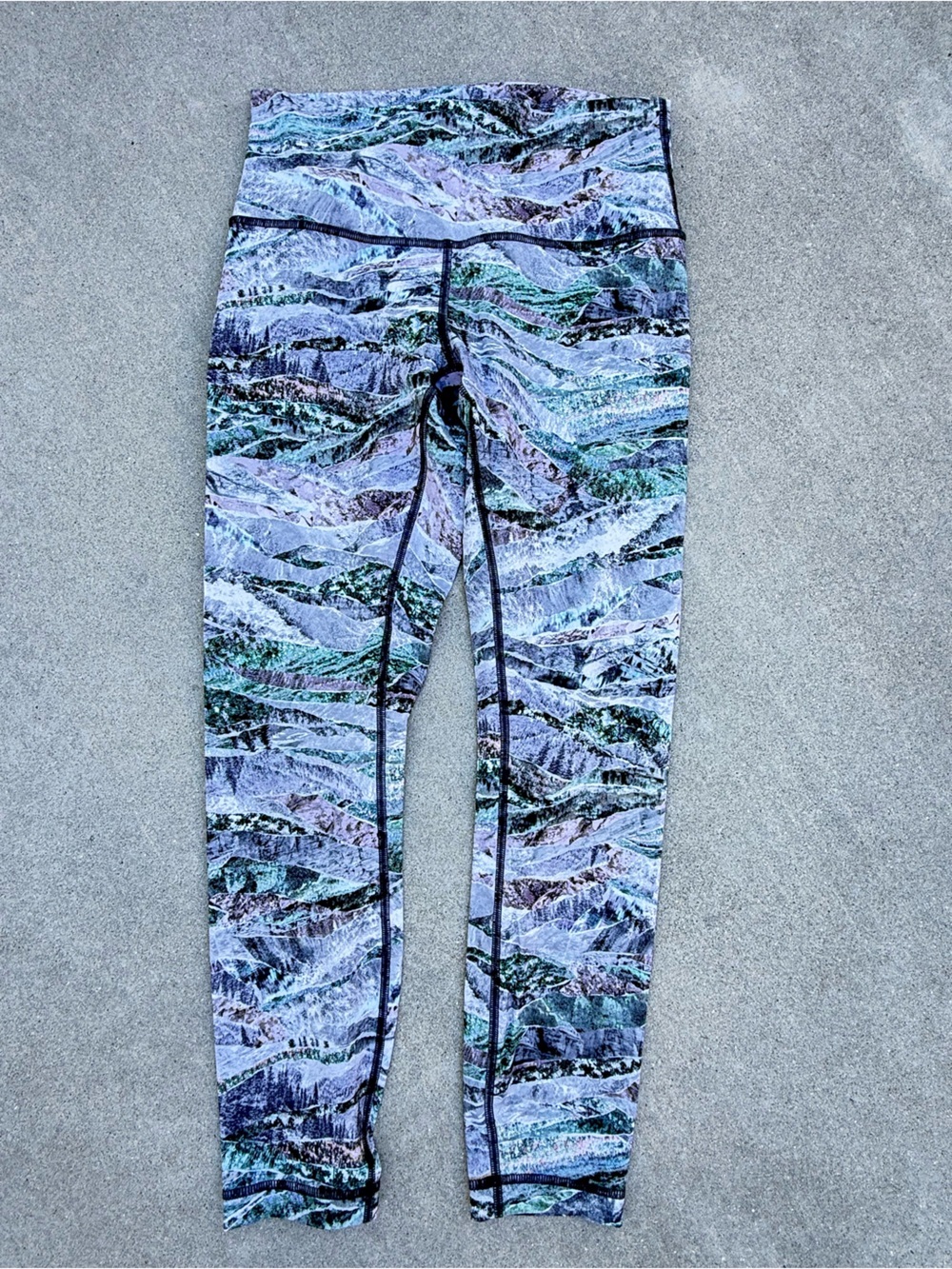 Lululemon Wunder Under High-Rise Tight 25"
244 - Picture 3 of 6